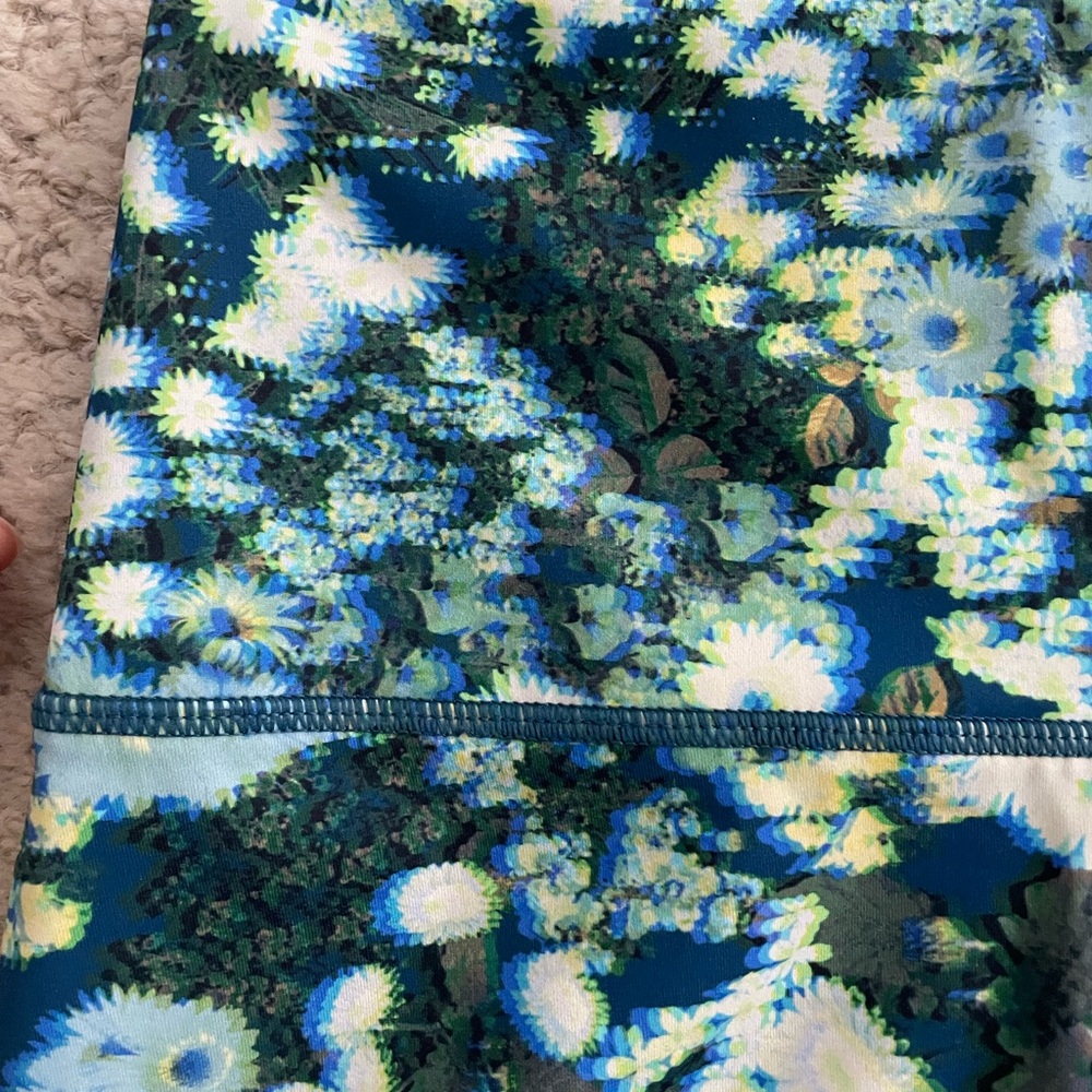 OFFLINE Aerie Blue Green Floral 3D Trippy blurry Activewear Set Bra Biker Shorts - Picture 5 of 16